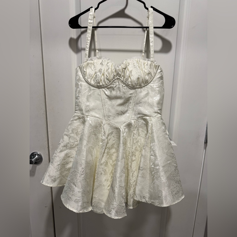 Elegant Cream Strapless Dress